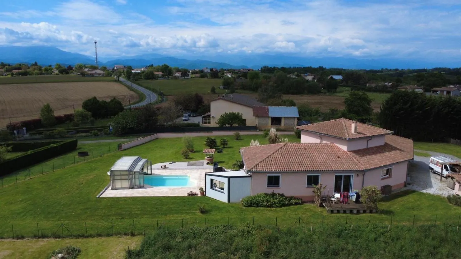 Villa Aux Portes Des Pyrenees サン・ゴーダンス 0*,  フランス